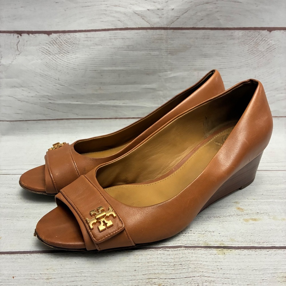 Tory Burch Kira Open Toe Wedge Sandals Womens 7M Tan Good Gold Logo Medallion